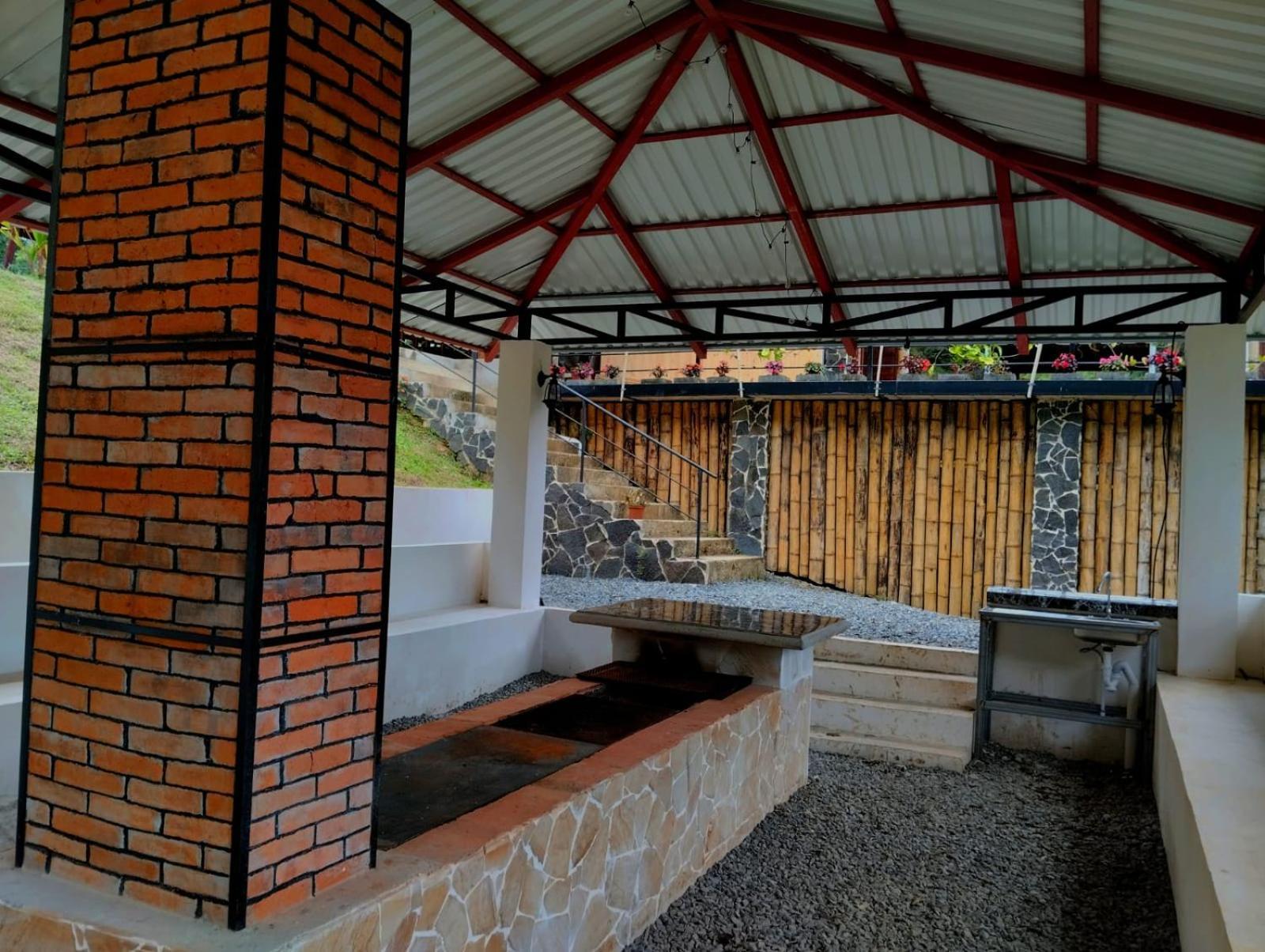 Hotel Rivel - Restaurant & Nature Retreat Turrialba Exteriör bild